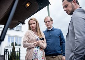 Moritz Bleibtreu, Lisa Maria Potthoff, and Godehard Giese in Shades of Guilt (2015)