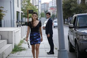 Burak Deniz and Hande Erçel in Ask Laftan Anlamaz (2016)