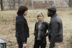 Keri Russell, Matthew Rhys, and Dwayne A. Thomas in The Americans (2013)