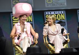 Alison Sudol and Ezra Miller at an event for Fantastic Beasts: The Crimes of Grindelwald (2018)