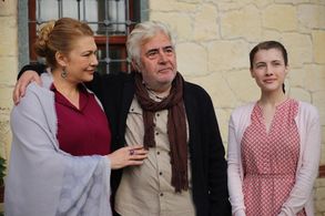 Ugur Yücel, Zeynep Eronat, and Özge Akdeniz in Yüzlesme (2019)