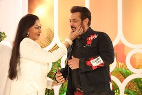 Salman Khan and Simi Garewal in Bigg Boss: Simi's rendezvous with Salman (2023)