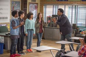 Craig Robinson, Dante Brown, Ethan Josh Lee, Amandla Stenberg, and Franchesca Maia in Mr. Robinson (2015)