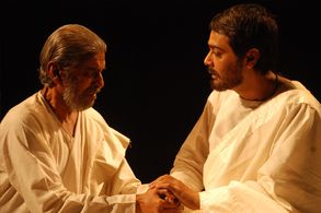 Prasenjit Chatterjee and Rudraprasad Sengupta in Autograph (2010)