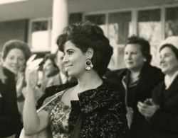 Shoshana Damari in Queen Shoshana (2021)