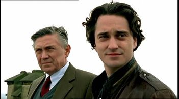 Petr Kostka and Sasa Rasilov in Cerní andelé: Help for You (2001)