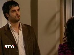 Adrián Navarro in Vidas robadas (2008)