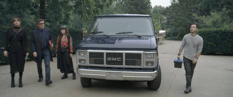 Peter Keleghan, Grace Lynn Kung, Kaniehtiio Horn, and Michael James Regan in The Remnant (2019)