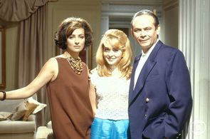 Cláudia Abreu, Betty Lago, and José Wilker in Anos Rebeldes (1992)