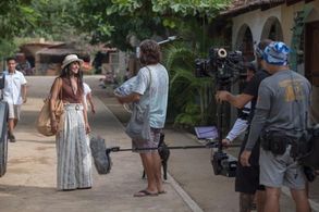 Still Sara Casanovas and Martín Altomaro in The days I wasn't there