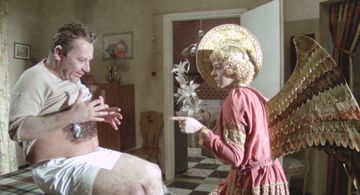 Paolo Villaggio in Fantozzi 2 (1976)