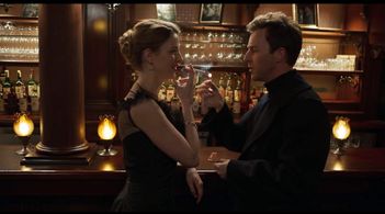 Edward Norton and Erica Sweany in Motherless Brooklyn (2019)