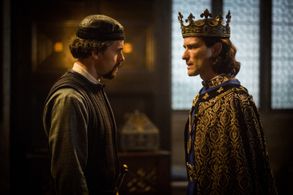 Ed Stoppard and Julian Ovenden in Knightfall (2017)