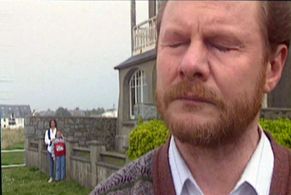 Elena Safonova, Vitali Solomin, and Tanya Bugaeva in Zimnyaya vishnya 3 (1995)