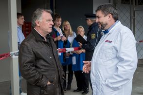 Alexander Hörbe and Andreas Schmidt-Schaller in Leipzig Homicide (2001)