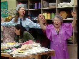 Marina de Graaf, Jetty Mathurin, Kietje Sewrattan, Ella Snoep, Liz Snoyink, and Dela Maria Vaags in Vrouwenvleugel (1993