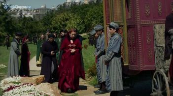 Vahide Perçin and Selim Bayraktar in The Magnificent Century (2011)