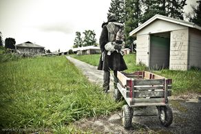 Suzanne Tufan in Population: 2 (2012)