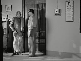 Haren Chatterjee in The Big City (1963)