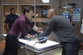 Peter Facinelli, David Harewood, Chyler Leigh, and Mehcad Brooks in Supergirl (2015)