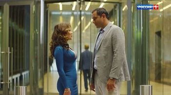 Anastasiya Zavorotnyuk in Mezhdu nami, devochkami. Prodolzheniye: Episode #1.1 (2019)