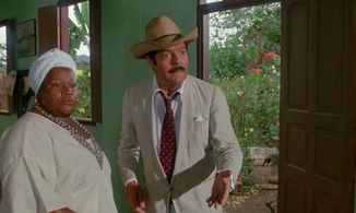 Marcello Mastroianni and Zeni Pereira in Gabriela (1983)