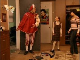 Elizaveta Arzamasova and Mariya Syomkina in Papiny dochki (2007)