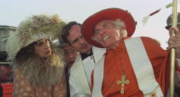 Nietta Zocchi in Fantozzi 2 (1976)