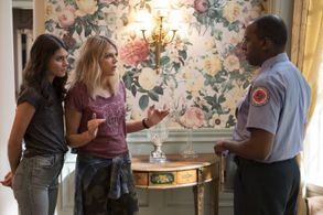 Rodney J. Hobbs, Kaitlin Olson, and Sofia Black-D'Elia in The Mick (2017)