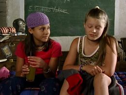 Anna-Elena Herzog and Vijessna Ferkic in The Peppercorns (1999)