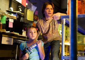 Rhiannon Leigh Wryn and William Brent in Monster Mutt (2011)