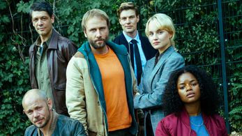 Max Riemelt, Antonio Wannek, Carlo Ljubek, Melodie Wakivuamina, Luise von Finckh, and Helgi Schmid in Sleeping Dog (2023