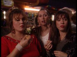 Maya van den Broecke, Marjolein Keuning, and Dela Maria Vaags in Vrouwenvleugel (1993)