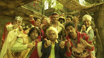 Vrajesh Hirjee, Akshay Kumar, Sanjay Mishra, Darshan Jariwala, Shreyas Talpade, Govardhan Asrani, Vindu Dara Singh, Pito