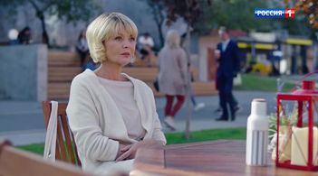 Yuliya Menshova in Mezhdu nami, devochkami. Prodolzheniye: Episode #1.13 (2019)