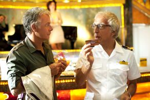 Gérard Darmon and Franck Dubosc in Bienvenue à bord (2011)