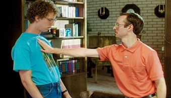 Aaron Ruell and Jon Heder in Napoleon Dynamite (2004)