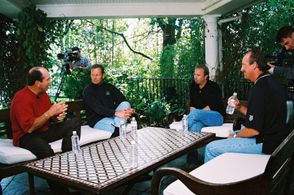 Kevin Costner, Johnny Bench, Bret Saberhagen, and George Brett in Field of Dreams: Roundtable with Kevin Costner, Johnny