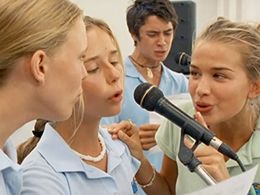 Adam Saunders, Sophie Luck, Mara Scherzinger, and Tahyna MacManus in Blue Water High (2005)