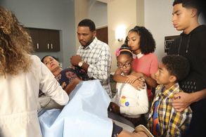Anthony Anderson, Tracee Ellis Ross, Yara Shahidi, Marcus Scribner, Miles Brown, and Marsai Martin in Black-ish (2014)