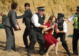 David Tennant, Steve Bennett, Olivia Colman, and Jodie Whittaker in Broadchurch (2013)