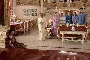 Neelam Mehra, Sakshi Tanwar, and Lily Patel in Kahaani Ghar Ghar Kii (2000)
