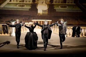 Gosha Kutsenko, Konstantin Yushkevich, Viktor Shamirov, and Kseniya Radchenko in The Practice of Beauty (2011)