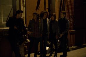 Carmen Ejogo, Frank Grillo, Kiele Sanchez, Zach Gilford, and Zoë Soul in The Purge: Anarchy (2014)