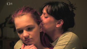 Tereza Brodská and Veronika Divisová in Jak si nepodelat zivot (2019)