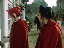 Polly Maberly and Julia Sawalha in Pride and Prejudice (1995)