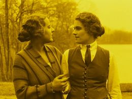 Lulu Kyser-Korff and Olga Tschechowa in The Haunted Castle (1921)