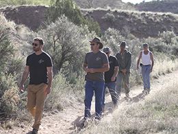 Johnny Jett, Tim Rose, Sherman Thompson, Mark Bowe, and Graham Ferguson in Barnwood Builders (2013)