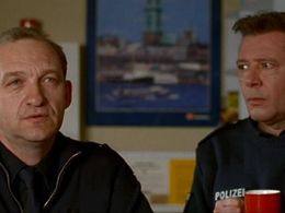 Peter Heinrich Brix and Jan Fedder in Großstadtrevier (1986)