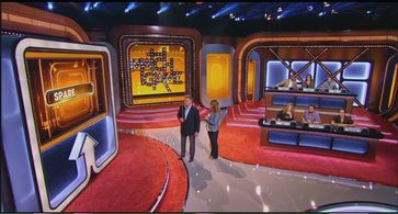 Alec Baldwin, Rosie O'Donnell, Ana Gasteyer, Maggie Q, Bobby Moynihan, Pete Wentz, and Tituss Burgess in Match Game (201